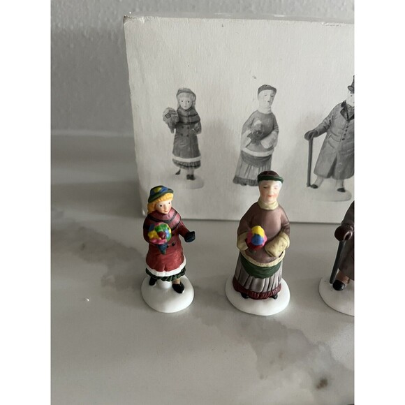 Dept. 56 Heritage Village Chelsea Lane Shoppers Set of 4 Handpainted Figurines - Picture 3 of 5